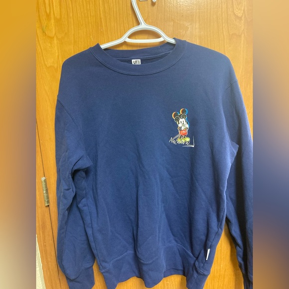 Uniqlo unisex size small graphic long-sleeve tee - Picture 1 of 1